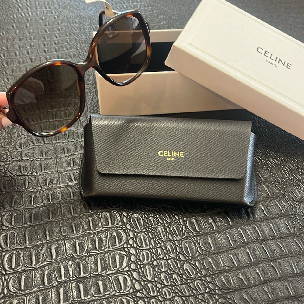Celine CL40172U #0330 Color 52F 
Gradient Acetate Butterfly Sunglasses
Square